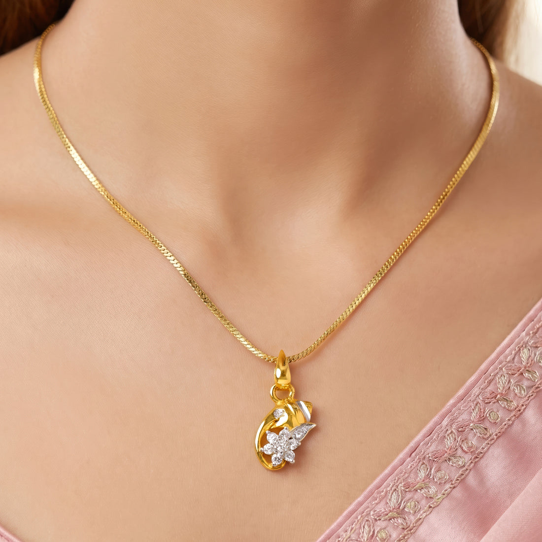 PRAO Necklace Anti-Tarnish Ganesha Pendant On Delicate Chain With Sparkling Stones