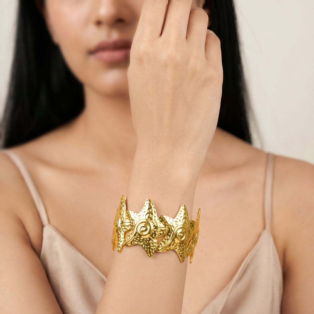 PRAO Bracelet Anti-Tarnish Textured Starfish Cuff (Adjustable Size)