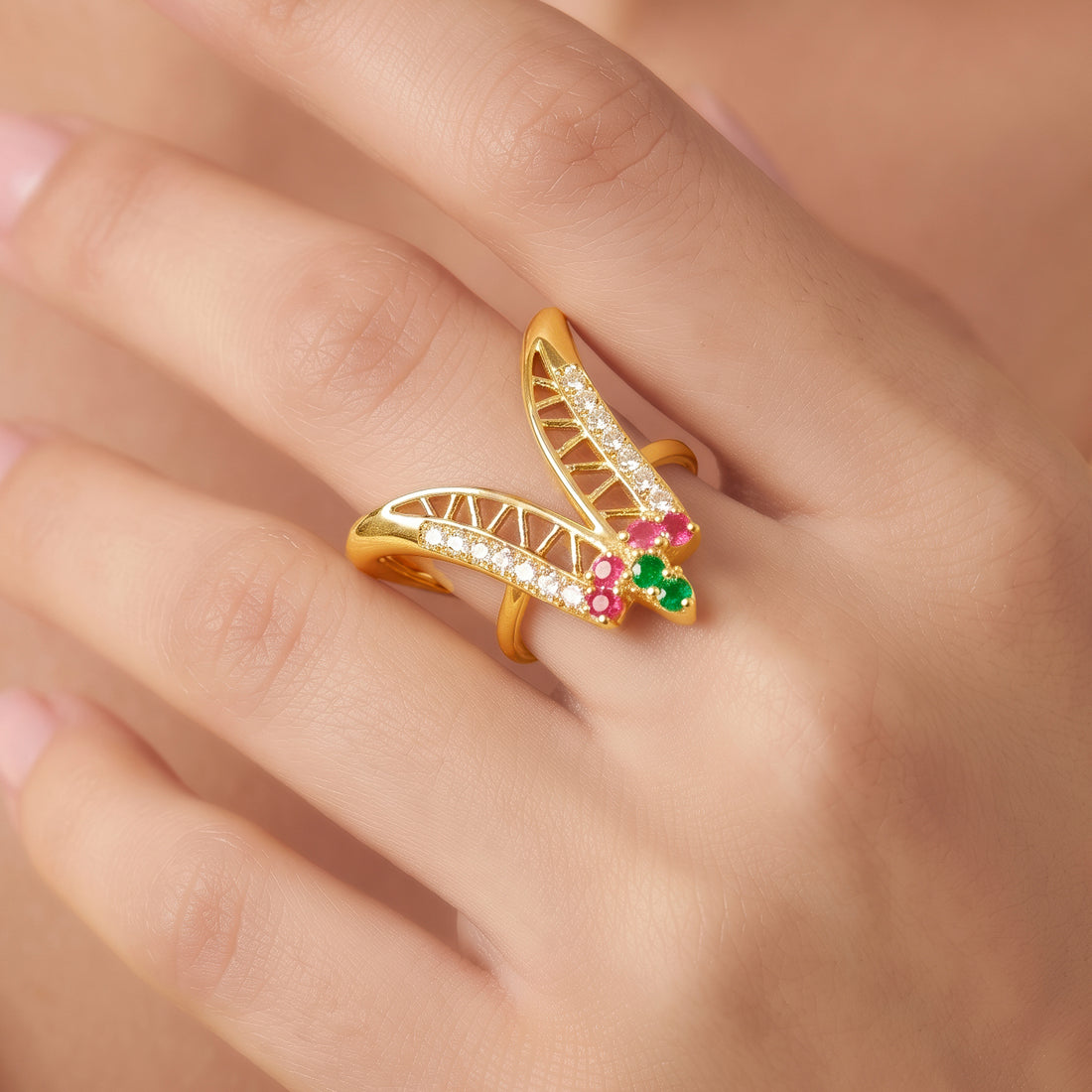 PRAO Ring Anti-Tarnish V-Shape Crystal (Adjustable Size)