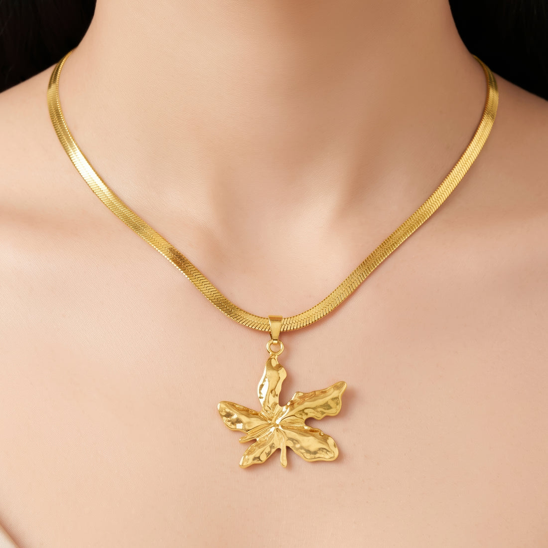 PRAO Necklace Anti-Tarnish Textured Floral Pendant