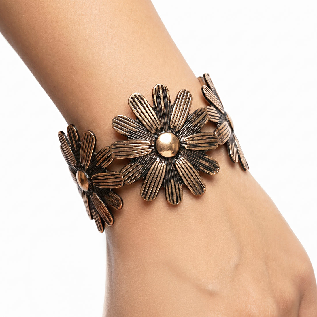 PRAO Bracelet Anti-Tarnish Black Daisy Floral Cuff (Adjustable Size)