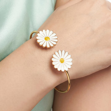 PRAO Bracelet Anti-Tarnish Daisy Charm Open Bangle (Adjustable Size)
