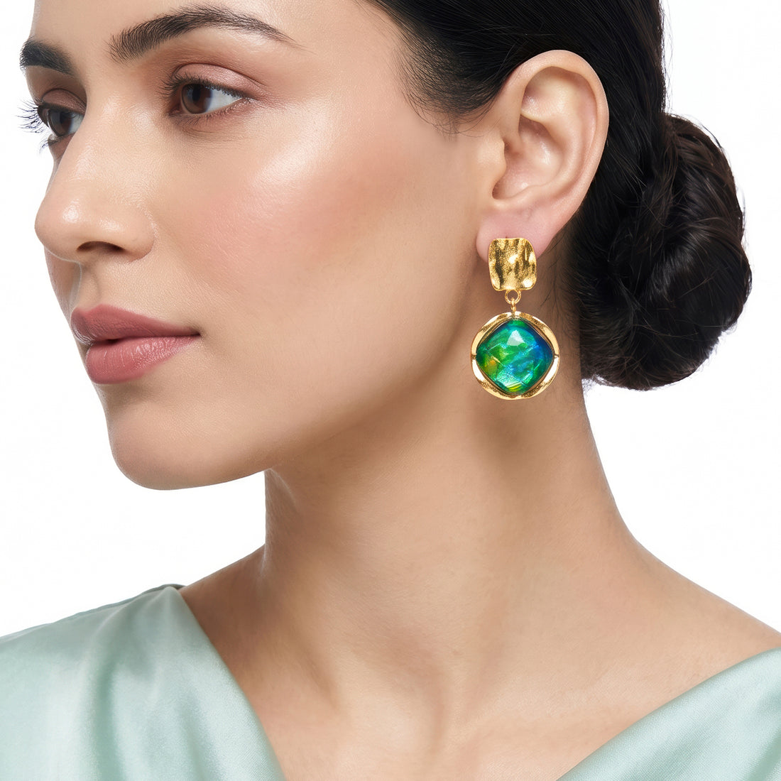 PRAO Earrings Anti-Tarnish Hammered Emerald Stone