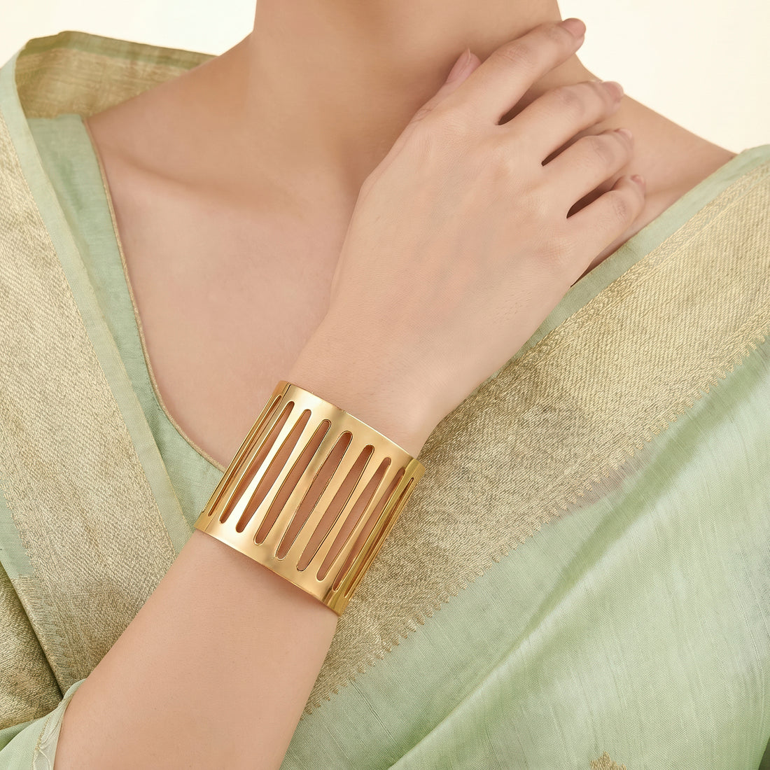 PRAO Bracelet Anti-Tarnish Cage Design Cuff (Adjustable Size)