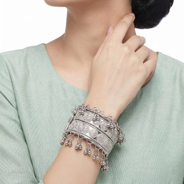PRAO Bracelet Anti-Tarnish Tribal Medallion Cuff Bracelet (Adjustable Size)