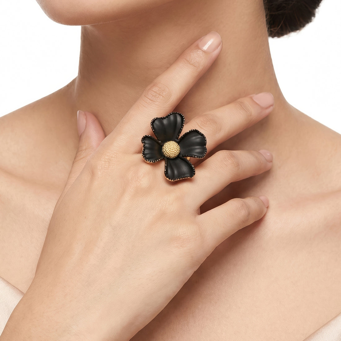 PRAO Ring Anti-Tarnish Four Petal Black Flower
