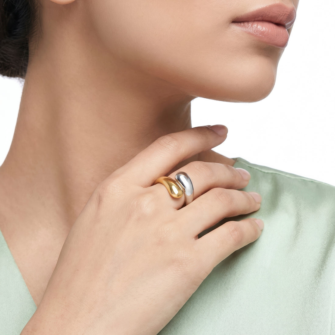PRAO Ring Anti-Tarnish Dual-Tone Teardrop Bypass (Adjustable Size)