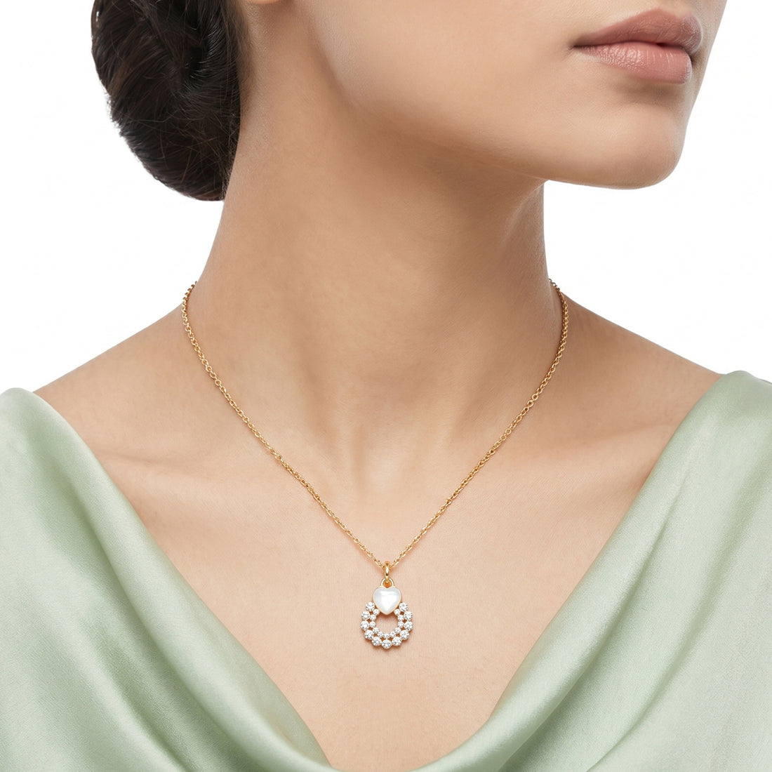 PRAO Necklace Anti-Tarnish Heart Monalisa Wreath Pendant