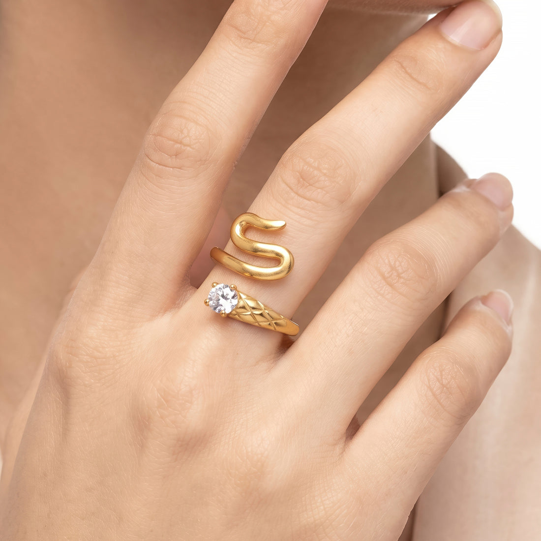 PRAO Ring Anti-Tarnish Quilted Snake Bypass Crystal (Adjustable Size)