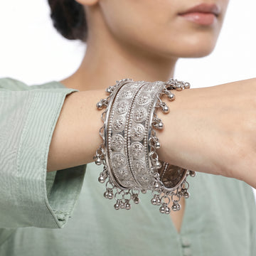 PRAO Bracelet Anti-Tarnish Tribal Medallion Cuff Bracelet (Adjustable Size)