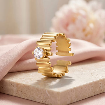 PRAO Ring Anti-Tarnish Vintage Ribbed Crystal (Adjustable Size)
